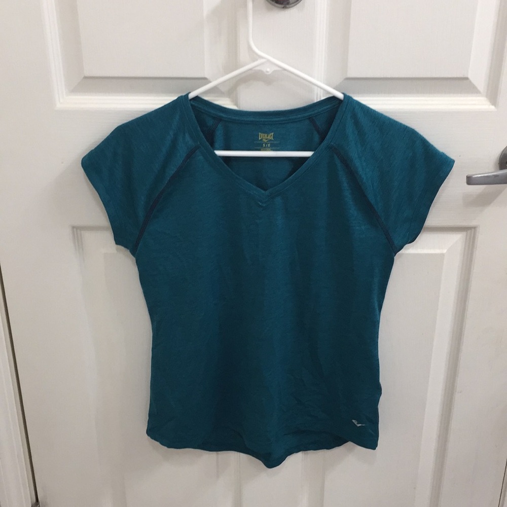 Everlast v- neck top